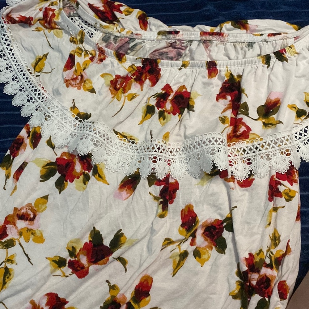 White flower shirt